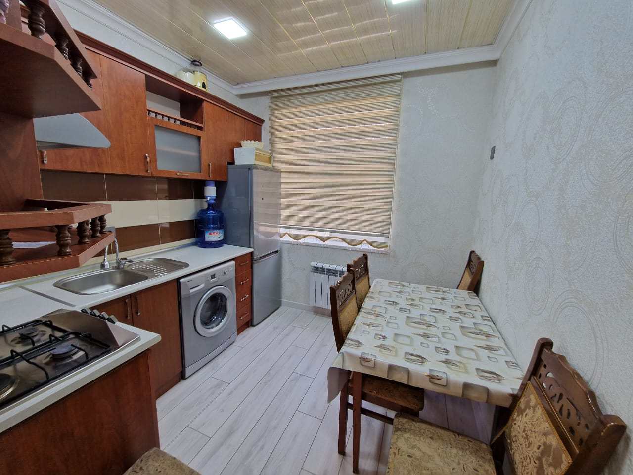 Qurtuluşda əşyalı kupçalı mənzil