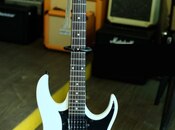 Elektro gitara