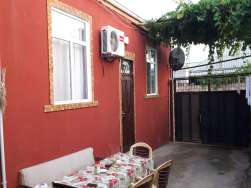 Bineqedi qesebesinde 3 otaqli heyet evi satilir